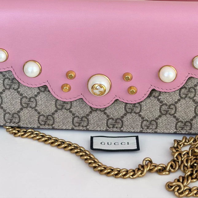 Gucci GG Supreme Pearl Peony Wallet on Chain